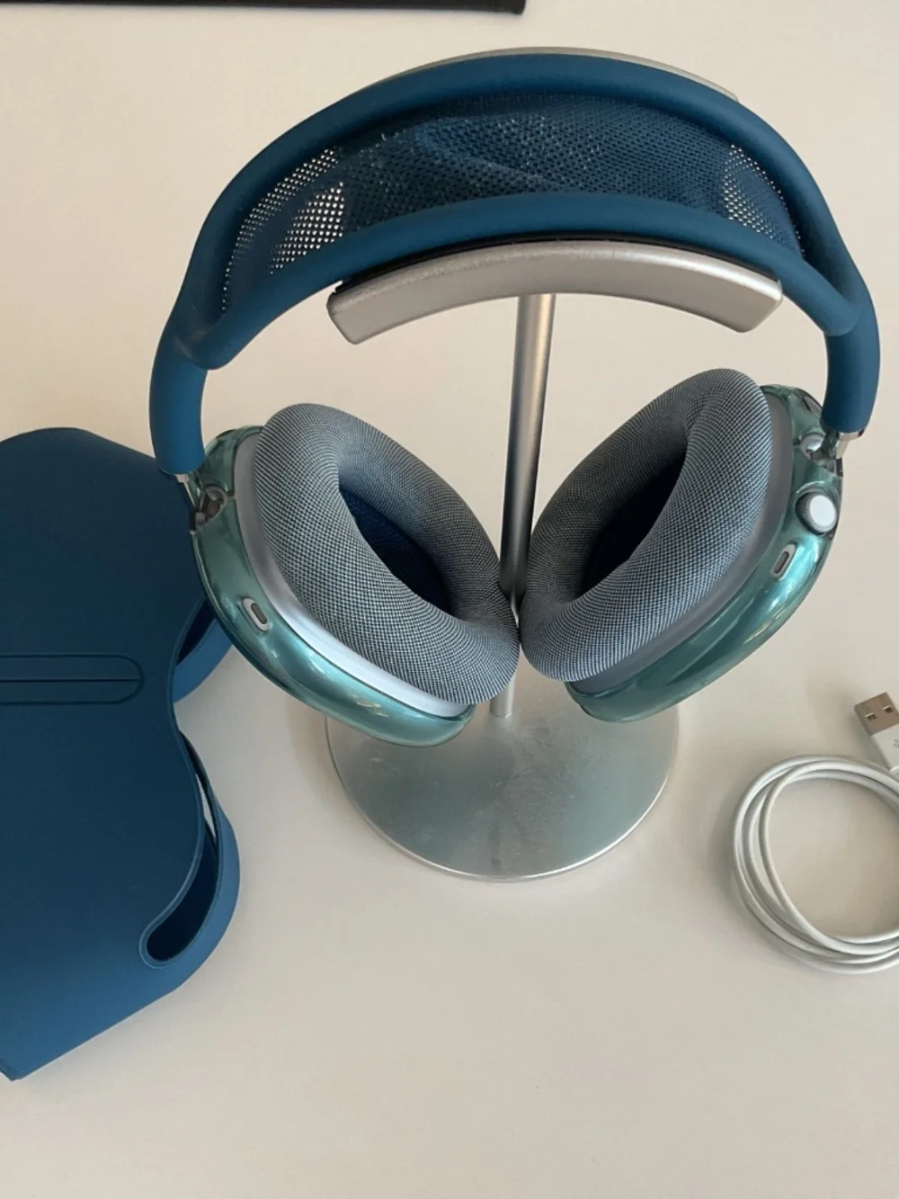 Apple AirPods Max (Lightning) - Blue (A2096) W/Case,USB Cable & Stand